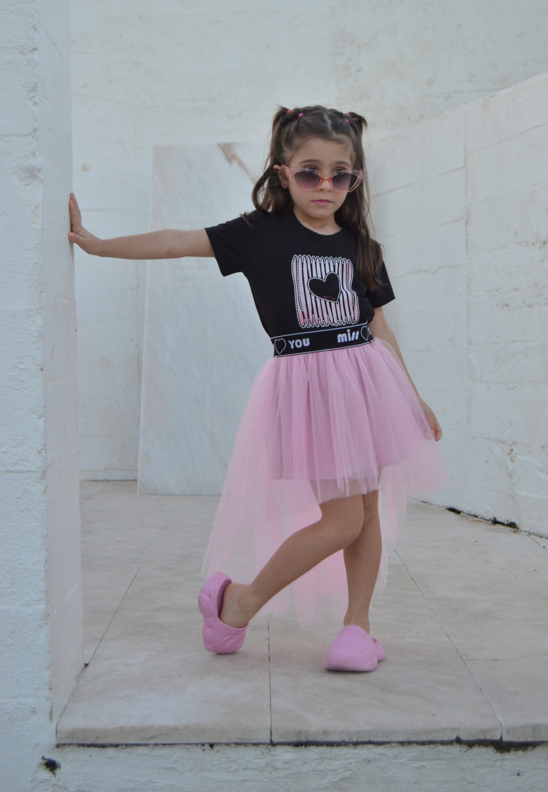 3- K0003 K0011 (0349) T-SHIRT PRETA CORAÇÃO MISS YOU KIDS - Image 1