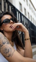 BLACK MINIMAL ACRYL GOLD PONTO CHIC