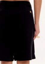 BERMUDAS PRETAS COM EFEITO TRESPASSE LANÇA PERFUME - Image 4