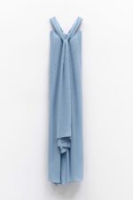 VESTIDO AZUL CLARO COM LENÇO EMBUTIDO ELEH