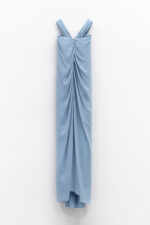 VESTIDO AZUL CLARO COM LENÇO EMBUTIDO ELEH - Image 3