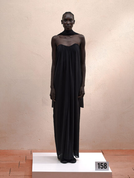 VESTIDO PRETO COM LENÇO EMBUTIDO ELEH