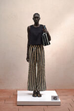 TOP PRETO COM ABERTURA  ELEH - Image 6