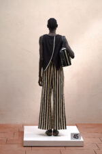 TOP PRETO COM ABERTURA  ELEH - Image 3