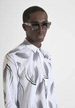 CAMISA REGULAR BRANCA COM ESTAMPA ABSTRATA ANTONY MORATO - Image 3