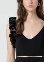 VESTIDO CANELADO PRETO COM FOLHOS FRACOMINA - Image 5