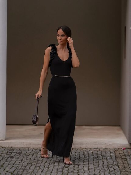 VESTIDO CANELADO PRETO COM FOLHOS FRACOMINA