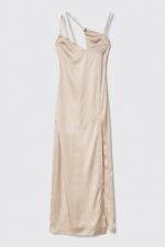 VESTIDO BEGE COMPRIDO DECOTE ASSIMÉTRICO GAELLE PARIS - Image 6