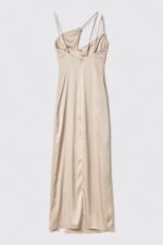 VESTIDO BEGE COMPRIDO DECOTE ASSIMÉTRICO GAELLE PARIS - Image 7