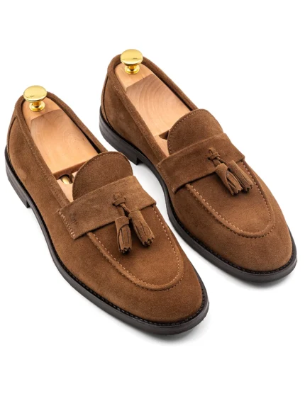 MOCASSIM CLÁSSICO CAMURÇA COM POMPOM CAMEL ZOLF