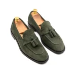 MOCASSIM CLÁSSICO CAMURÇA COM POMPOM KAKI ZOLF