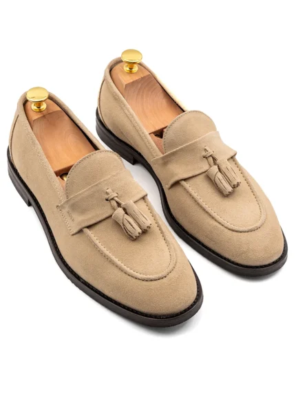MOCASSIM CLÁSSICO CAMURÇA COM POMPOM BEGE ZOLF