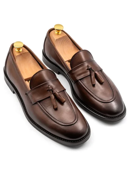MOCASSIM CLÁSSICO COM POMPOM CAMEL ZOLF