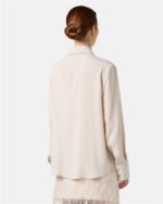 BLUSA EM CREPE CRU DETALHE NA GOLA ICEBERG WOMEN - Image 2