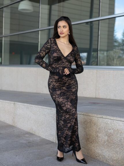 VESTIDO DE RENDA COM FLORES PONTO CHIC
