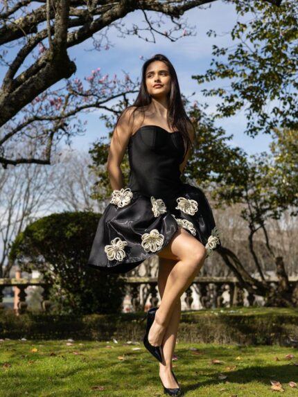 VESTIDO PRETO FLOR CAMELIA PONTO CHIC
