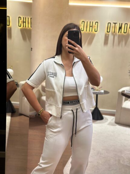 CASACO SPORT BRANCO COM RISCA PRETA GAELLE PARIS
