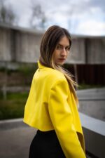 BLAZER CURTO AMARELO GAELLE PARIS - Image 4