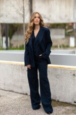 FATO AZUL COM RISCA PONTO CHIC