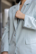 FATO AZUL CLARO COM PROMENOR BEGE PONTO CHIC - Image 2