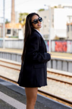 CONJUNTO BLAZER E SAIA PRETA PONTO CHIC - Image 3