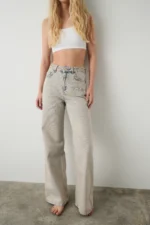 JEANS COM APLICAÇÕES NO CINTO BSB - Image 2