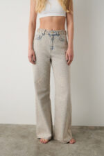 JEANS COM APLICAÇÕES NO CINTO BSB - Image 3