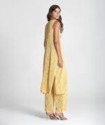 COLETE AMARELO PERFURADO COM ATILHOS RUGA - Image 3