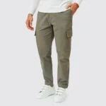 CALÇA CHINO COM BOLSO CARGO VERDE