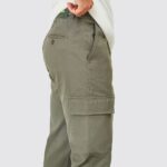 CALÇA CHINO COM BOLSO CARGO VERDE - Image 4