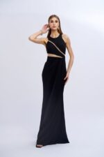 VESTIDO PRETO COM TRANSPARÊNCIA NO SECRETS - Image 4