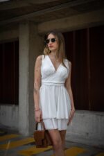 VESTIDO BRANCO COM FOLHOS PONTO CHIC