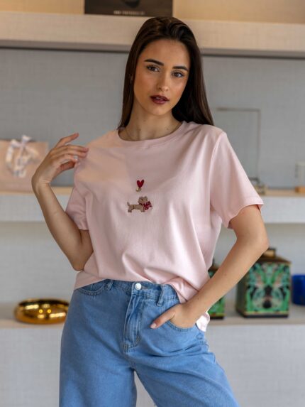 T-SHIRT ROSA COM BORDADO PONTO CHIC