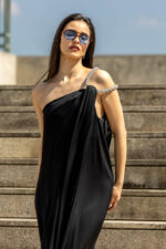 VESTIDO LONGO ACETINADO PRETO DE OMBRO EM BRILHO ELEH - Image 2