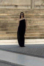 VESTIDO LONGO ACETINADO PRETO DE OMBRO EM BRILHO ELEH - Image 4