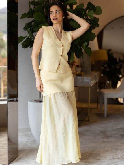 CONJUNTO AMARELO COLETE E SAIA
