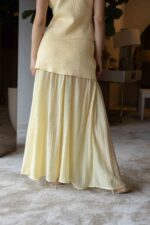 CONJUNTO AMARELO COLETE E SAIA - Image 3