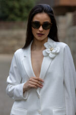 BLAZER BRANCO APLICAÇÃO FLOR RINASCIMENTO - Image 2
