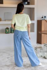 T-SHIRT AMARELA COM BORDADO PONTO CHIC - Image 2