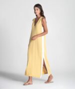 VESTIDO AMARELO COM CONTRASTE DE COR RUGA