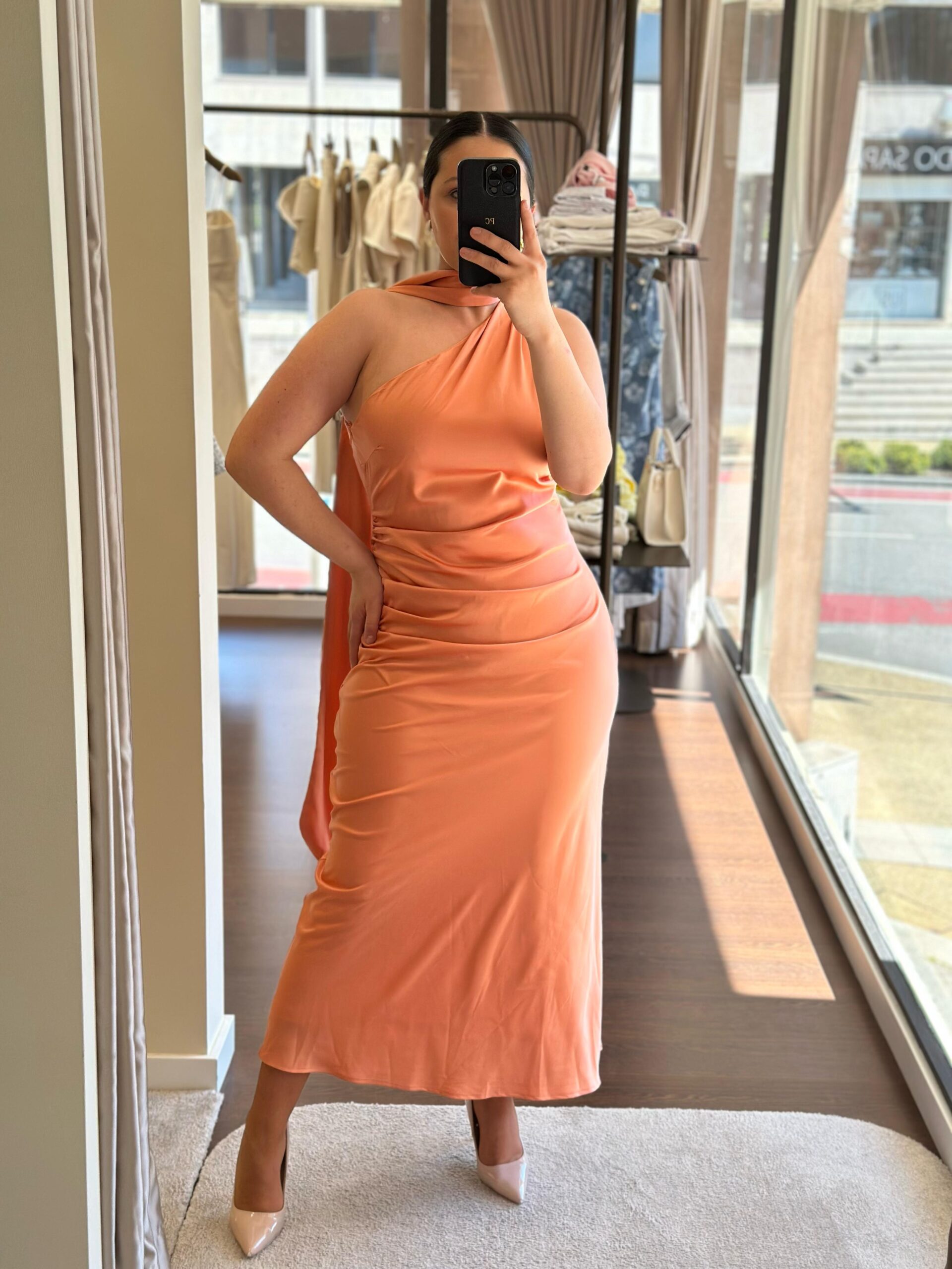 WhatsApp Image 2025-03-29 at 14.33.27 VESTIDO COMPRIDO CORAL PONTO CHIC - Image 1