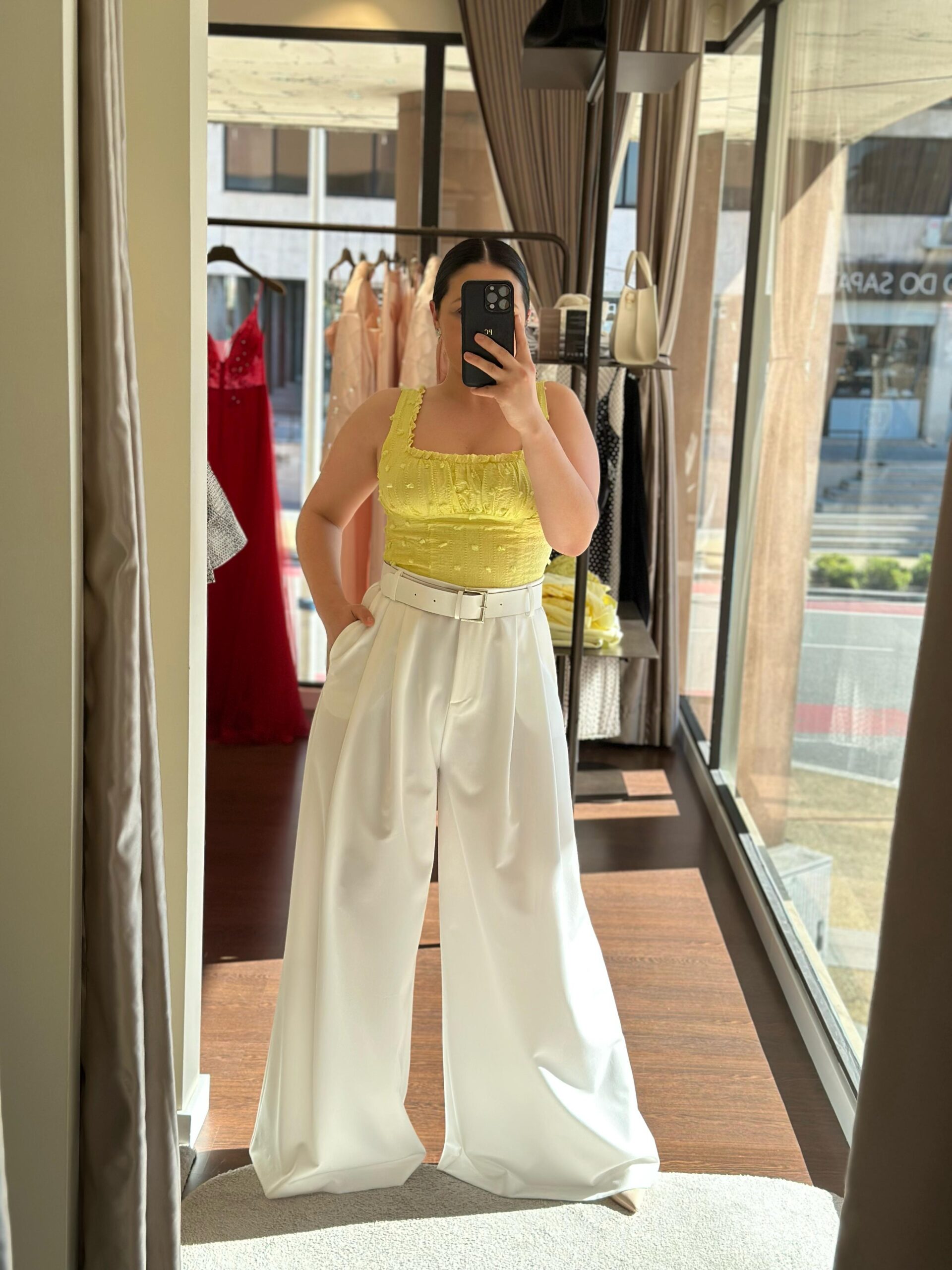 WhatsApp Image 2025-04-01 at 17.32.31 TOP AMARELO PONTO CHIC - Image 1