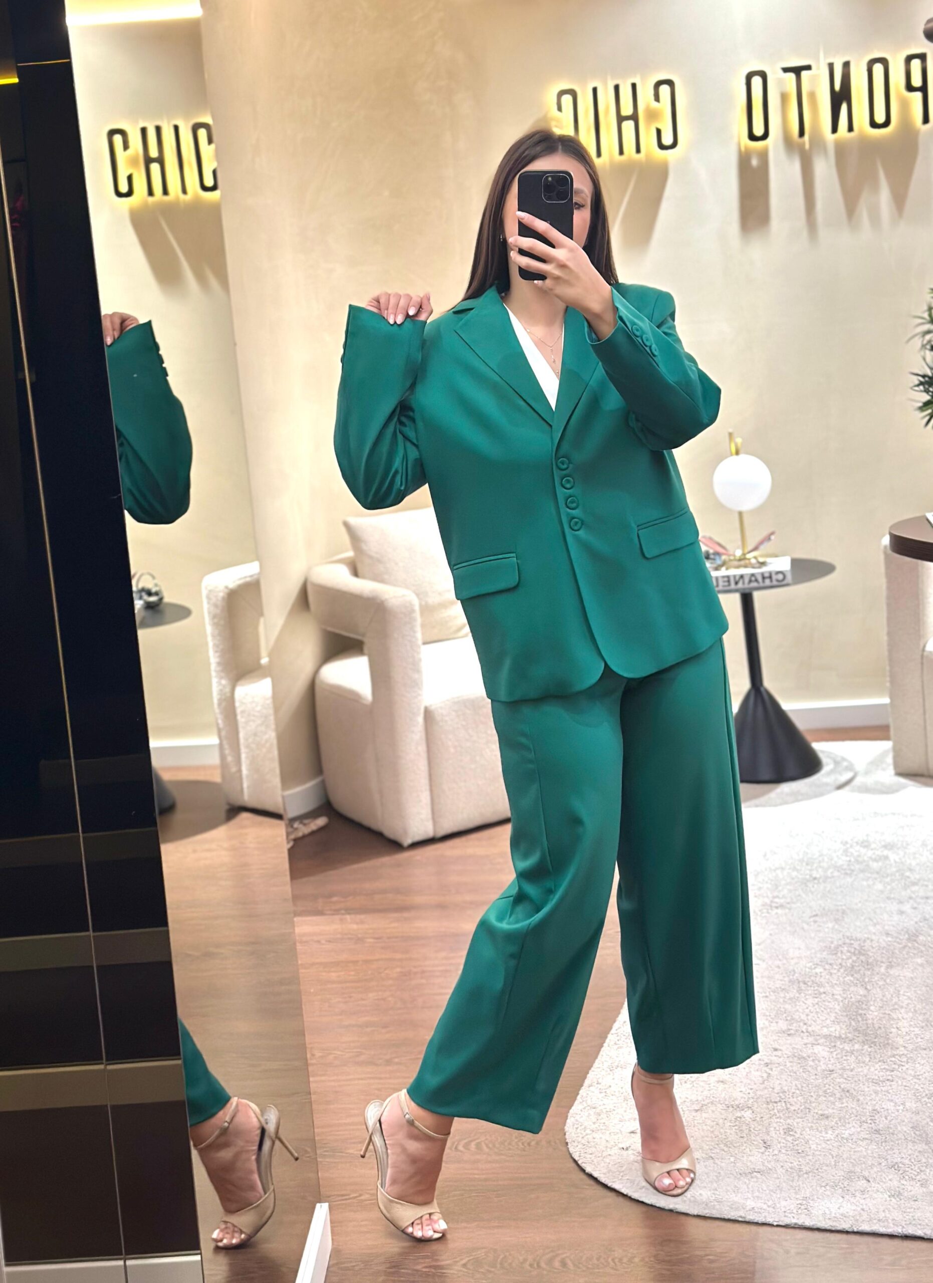 WhatsApp Image 2025-09-19 at 16.59.38 (1) BLAZER OVERSZIED VERDE JIJIL - Image 1