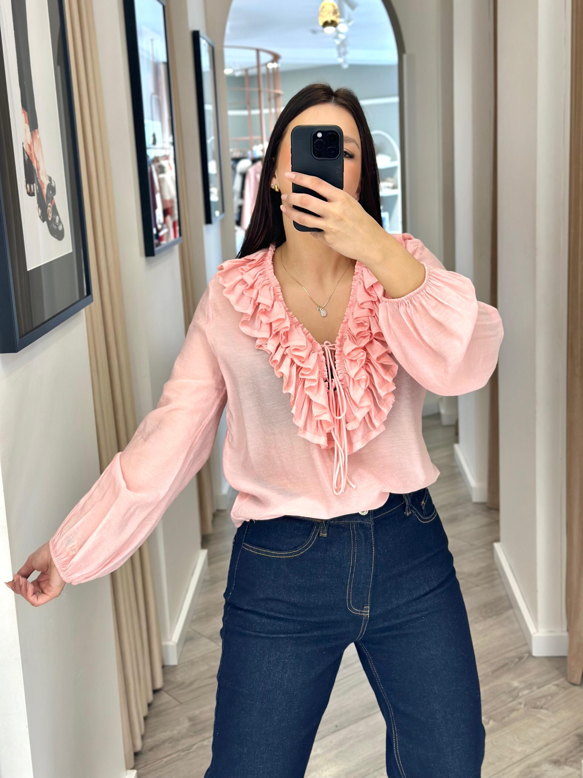 WhatsApp Image 2026-02-09 at 11.49.04 (2) BLUSA ROSA COM FOLHO PONTO CHIC - Image 1