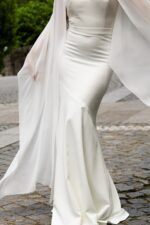 VESTIDO BRANCO COMPRIDO COM LENÇO PONTO CHIC - Image 5