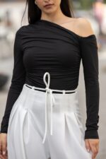 CAMISOLA PRETA FRANZIDA PONTO CHIC - Image 4
