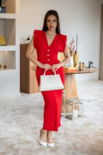 VESTIDO VERMELHO DECOTE V DOIS BOTÕES PONTO CHIC