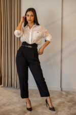 CAMISA COM RISCA BRANCA E BOLSO PONTO CHIC - Image 2
