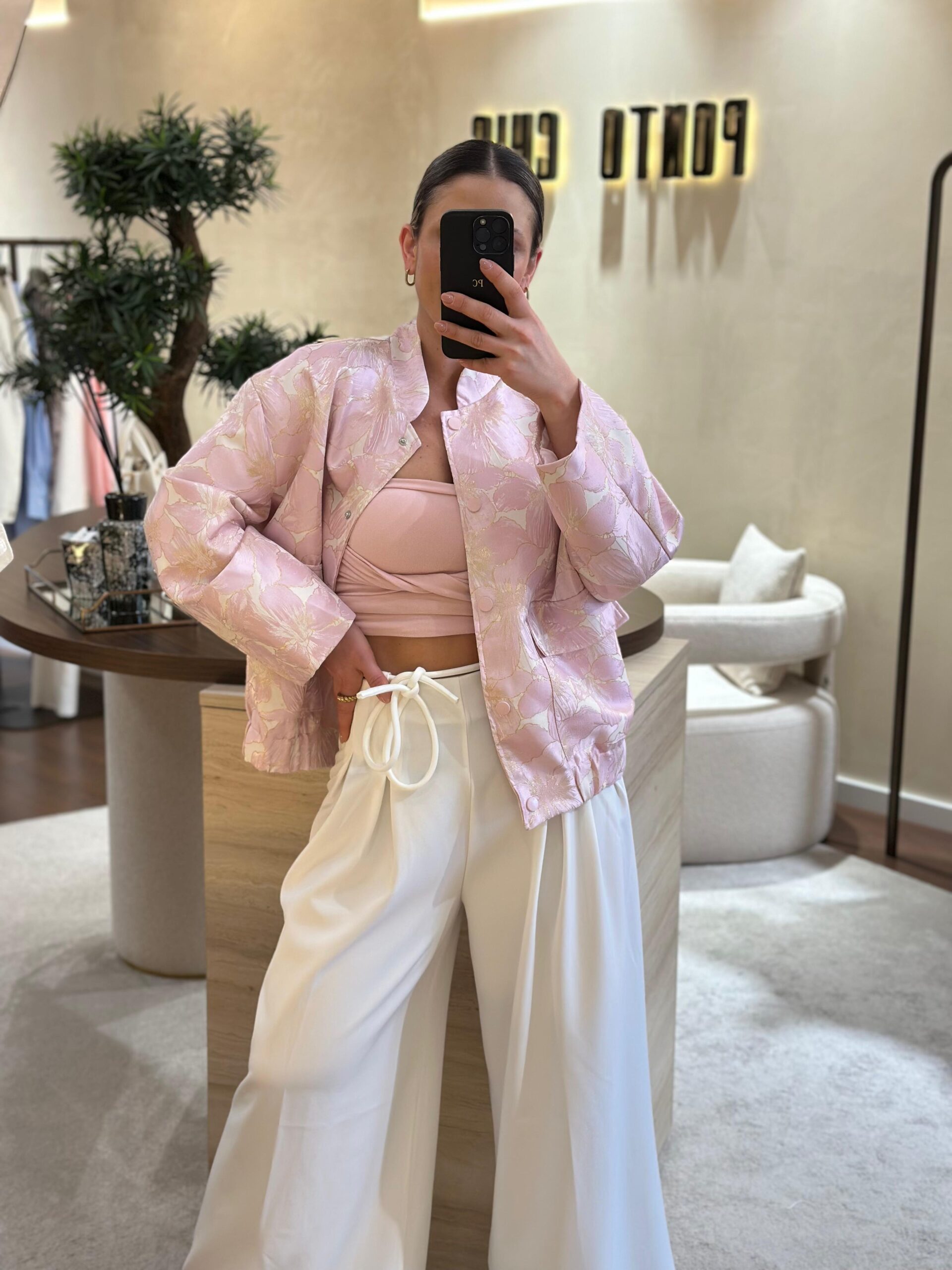 8a5f18fc-9e84-4439-adfa-ac3ed54cfd3d BOMBER ESTAMPADO ROSA PONTO CHIC - Image 1