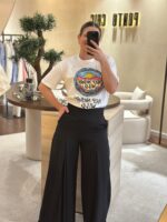 T-SHIRT COM ESTAMPADO E APLICAÇÕES PONTO CHIC - Image 2
